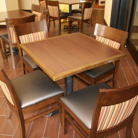 Hampton Inn & Suites Oxford-Anniston Restaurant foto