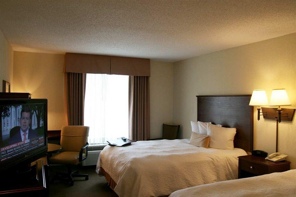 Hampton Inn & Suites Oxford-Anniston Buitenkant foto